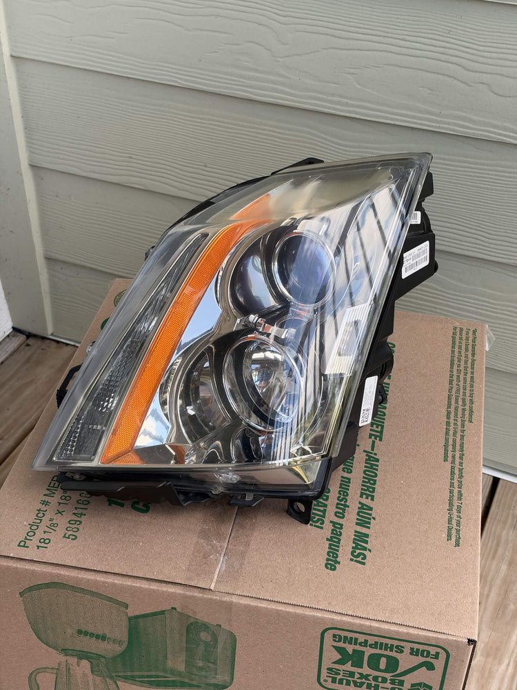 2008-2014 Cadillac CTS OEM Halogen Headlight LH Driver Side 22783445