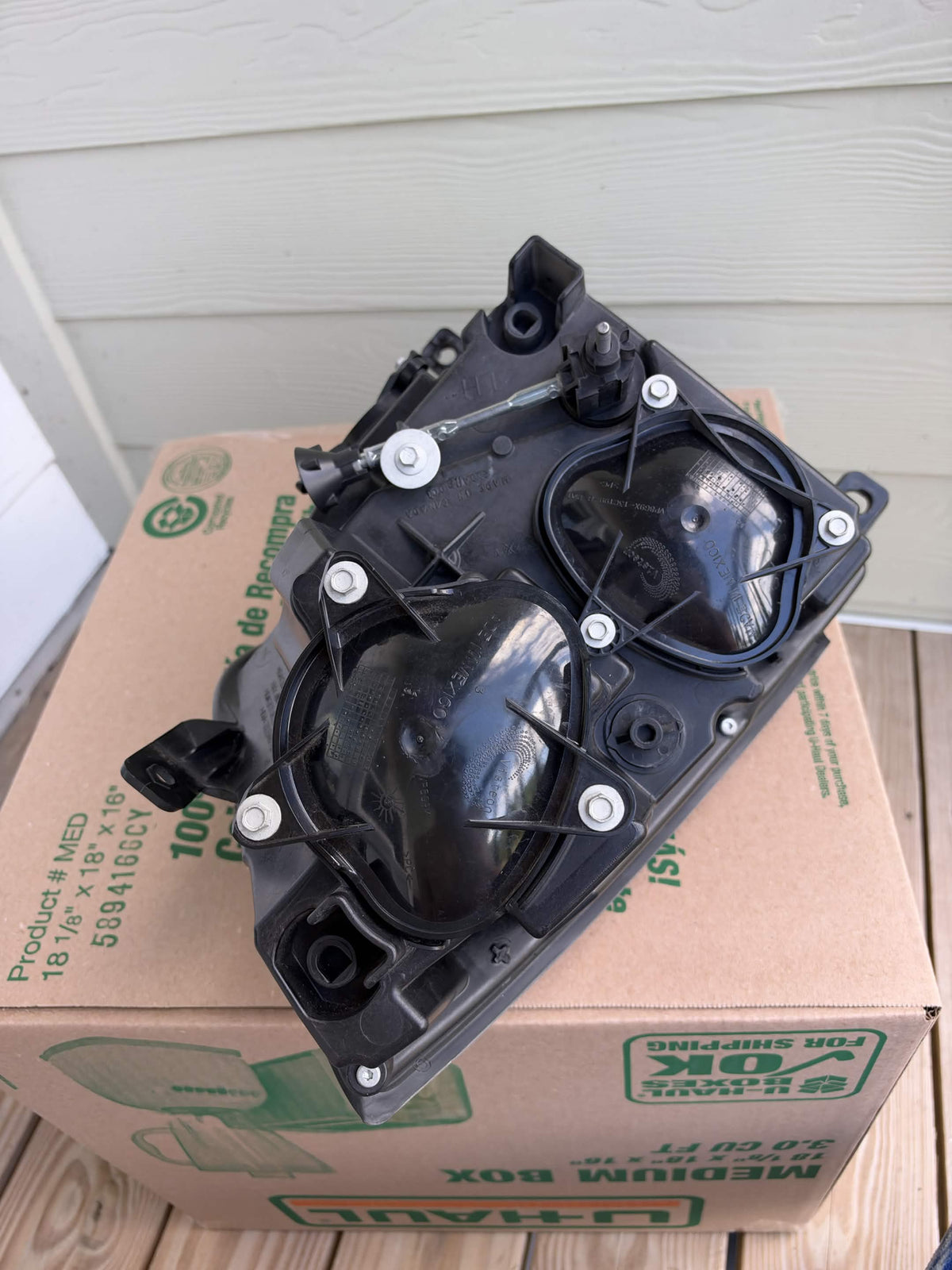 2008-2014 Cadillac CTS OEM Halogen Headlight LH Driver Side 22783445