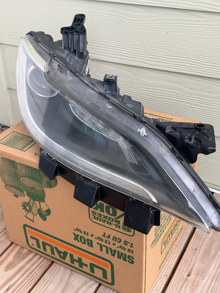 2015-2017 Chrysler 200 Halogen LH Driver Side Headlight 68110247AD