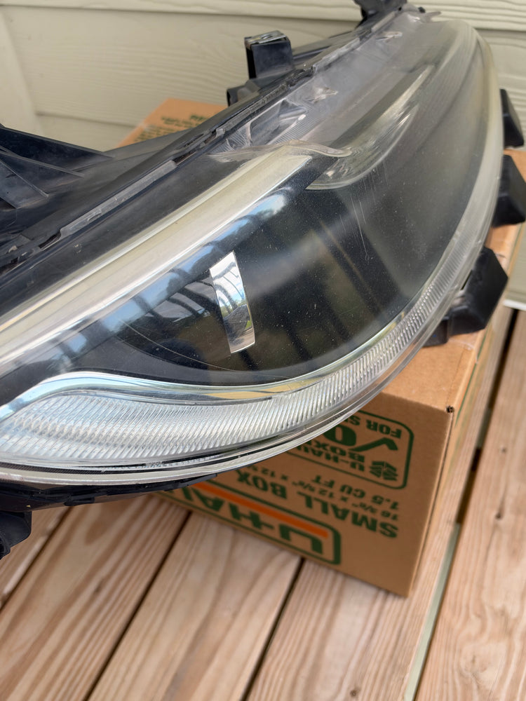 2015-2017 Chrysler 200 Halogen LH Driver Side Headlight 68110247AD
