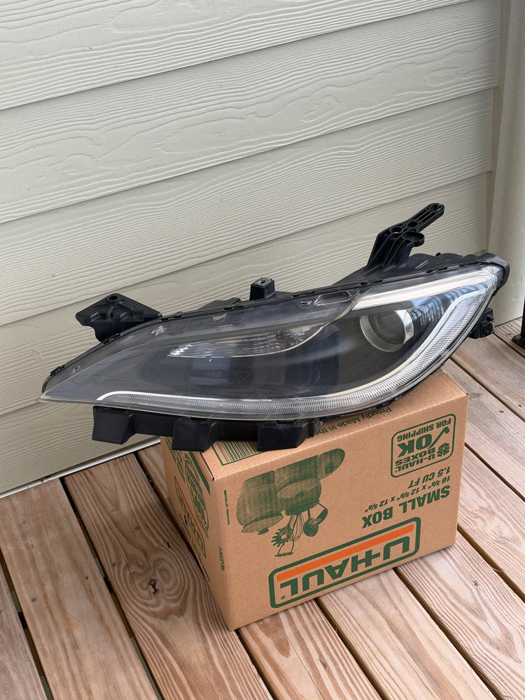 2015-2017 Chrysler 200 Halogen RH Passenger Headlight 68110248AD